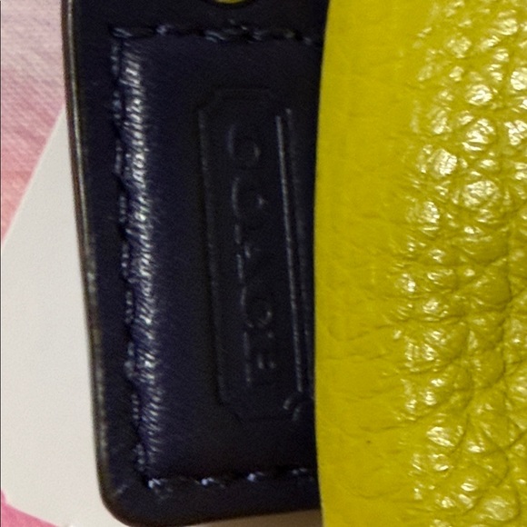 Coach Pebbled Leather Wristlet in Charteuse - Picture 2 of 6